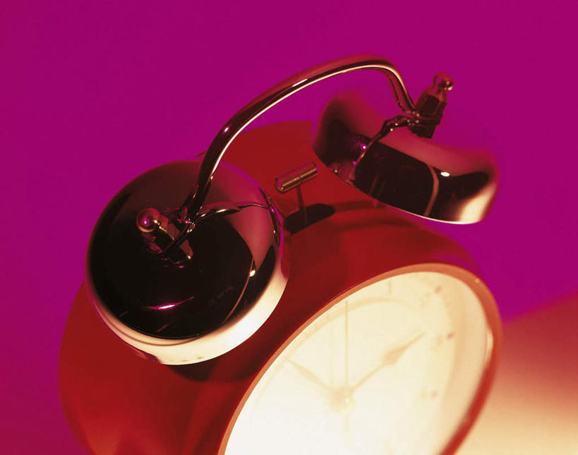 无人,横图,俯视,室内,特写,白天,静物,闹钟,阴影,粉色背景,朦胧,模糊,时间,反射,时钟,影子,计时,一个,钟表,表,摄影,影棚,单个,钟,彩图,高角度拍摄,影棚拍摄,拍摄