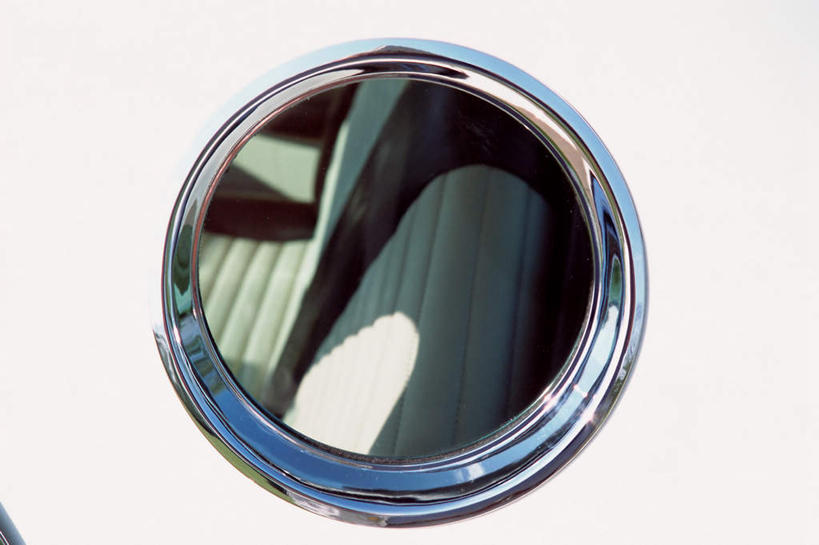 无人,横图,室内,特写,白天,白色背景,正面,窗户,汽车,静物,一辆,阴影,反射,影子,玻璃窗,车,车窗,交通工具,轿车,载具,彩图