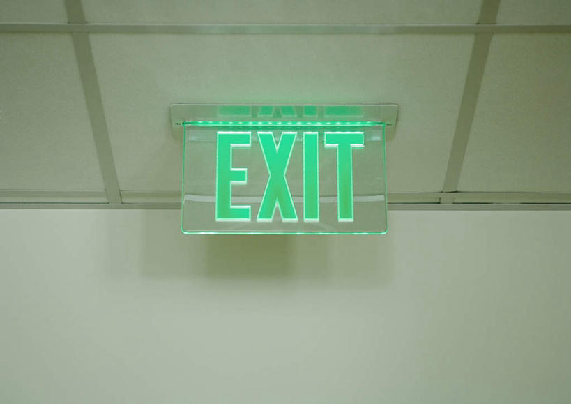 无人,办公室,横图,室内,白天,仰视,太阳,家具,装修,建筑,欧式,阴影,装饰,光线,标志,文字,影子,字符,字母,房屋,墙,屋顶,屋子,顶棚,标识,建设,现代,装潢,洋房,墙壁,墙面,安全门,阳光,室内装潢,明亮,舒适,家居装潢,房屋设计,地中海风格,简约风格,室内设计,宽敞,办公家具,样板房装潢,设计,彩图,低角度拍摄,房子