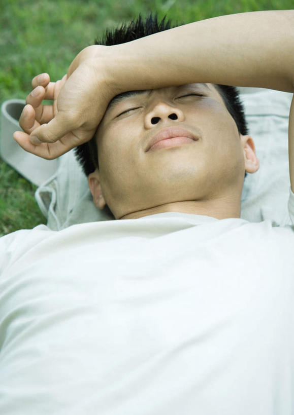 人,服装,休闲装,黄种人,仅一个年轻男性,衣服,休闲,休闲服,服饰,男人