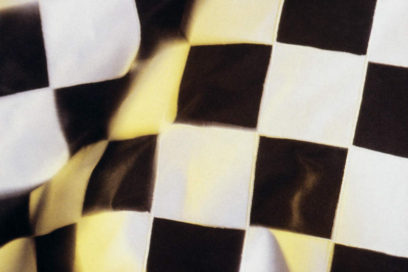 无人,横图,俯视,室外,特写,白天,旗帜,一排,阴影,整齐,光线,方格,影子,排列,白色,黑色,阳光,队列,彩图,高角度拍摄