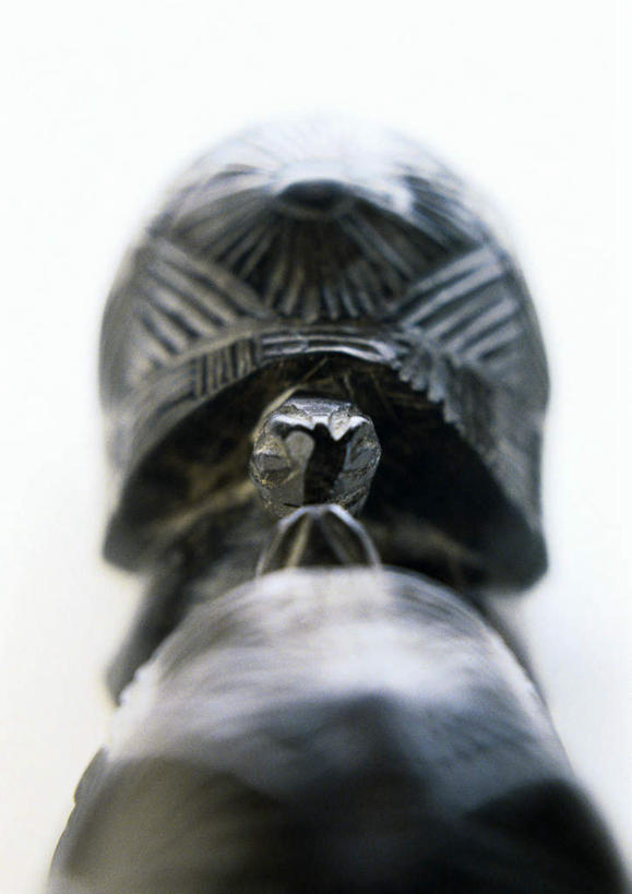 无人,竖图,俯视,室内,特写,白天,白色背景,龟,静物,金属制品,雕塑,非洲,朦胧,模糊,艺术,装饰,金属,雕刻,雕像,相视,工艺品,两只,健康,面对面,摄影,影棚,纪念,对视,美术,主题,坚定,相对,陈列,相看,功能,美学,长寿,乌龟,彩图,高角度拍摄,影棚拍摄,拍摄