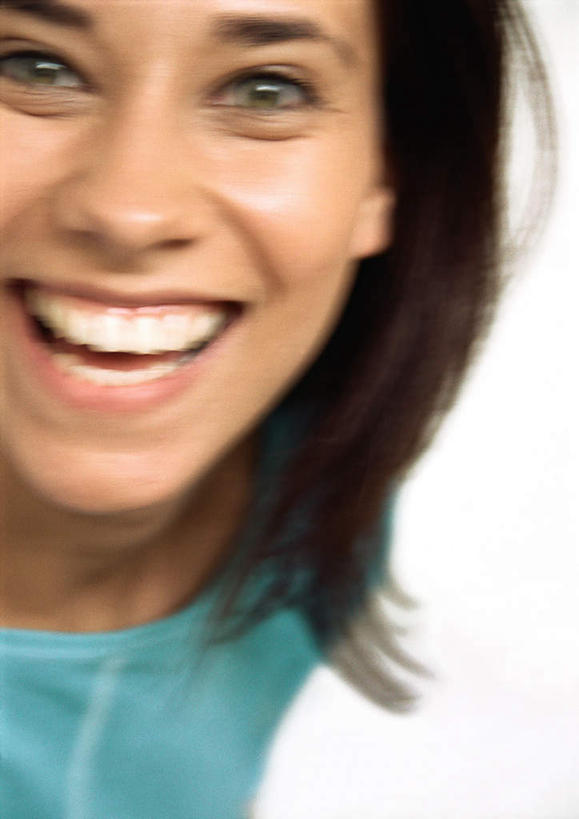 西方人,脸,头,脸颊,牙齿,头发,一个人,站,笑,微笑,露齿笑,竖图,室内,特写,白天,白色背景,正面,欧洲,欧洲人,仅一个年轻女性,仅一个女性,仅一个人,一排,朦胧,模糊,整齐,注视,休闲装,排列,黄色,绿色,观察,看,站着,休闲,休闲服,摄影,影棚,观看,察看,队列,关注,年轻女性,女人,女性,白种人,头部,齿,脸部,脸蛋,面部,牙,牙龈,站立,半身,彩图,影棚拍摄,开心,拍摄