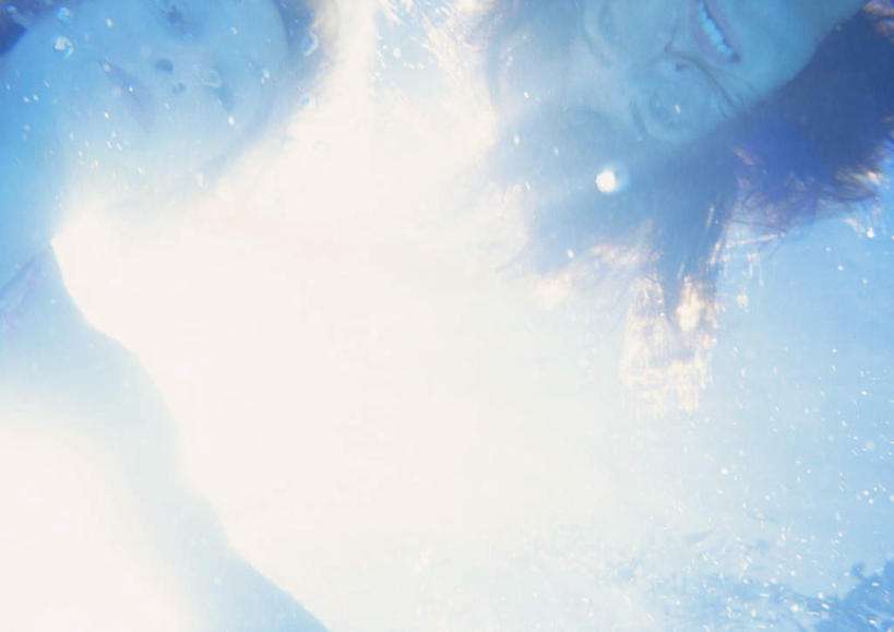 游泳,西方人,两个人,家庭,夫妻,体育馆,游泳池,笑,微笑,露齿笑,横图,室外,特写,白天,仰视,爱情,锻炼,度假,运动,水,欧洲,欧洲人,阴影,波纹,光线,眼镜,影子,泳镜,水池,水面,浪漫,注视,娱乐,泳池,水纹,阳光,游泳眼镜,波浪,观察,看,张嘴,享受,休闲,温暖,温馨,一家人,恩爱,放松,恋人,观看,和睦,察看,游泳馆,关注,张大嘴巴,体育,男人,男性,年轻男性,年轻女性,女人,女性,白种人,情侣,张开嘴,半身,彩图,低角度拍摄,健身,伴侣,融洽