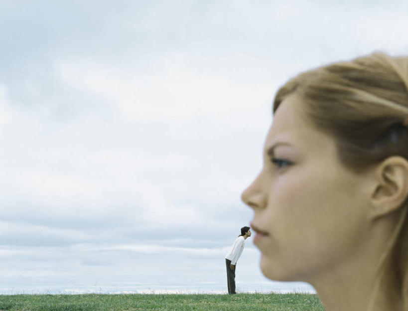 西方人,脸,头,脸颊,头发,两个人,家庭,夫妻,站,横图,室外,特写,白天,侧面,爱情,旅游,度假,草地,草坪,海浪,海洋,植物,欧洲,欧洲人,阴影,光线,影子,浪花,云,云朵,浪漫,云彩,注视,娱乐,草,黄色,蓝色,绿色,白云,蓝天,天空,阳光,海水,天,观察,看,站着,享受,休闲,温暖,温馨,一家人,恩爱,放松,恋人,观看,和睦,察看,关注,海景,男人,男性,年轻男性,年轻女性,女人,女性,白种人,头部,脸部,脸蛋,面部,情侣,大海,风浪,海,海水的波动,近岸浪,涌浪,站立,半身,彩图,伴侣,融洽