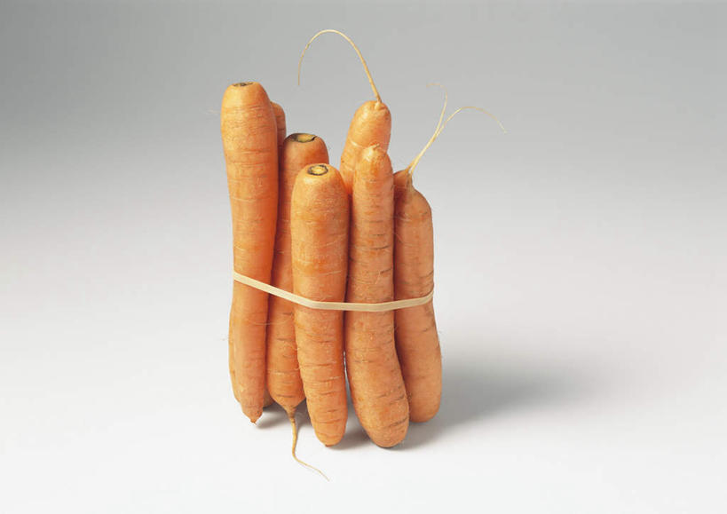 无人,横图,俯视,室内,特写,白天,白色背景,餐桌,桌子,萝卜,胡萝卜,蔬菜,许多,阴影,新鲜,反射,影子,食品,食物,摄影,有机食品,绿色食品,影棚,餐台,捆绑,红萝卜,甘荀,彩图,高角度拍摄,影棚拍摄,拍摄