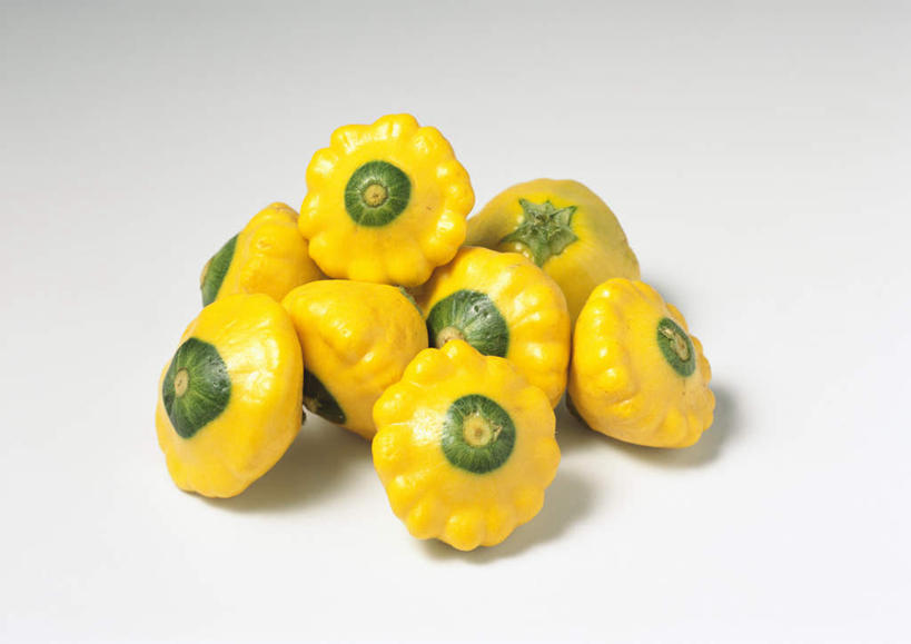 无人,横图,俯视,室内,特写,白天,白色背景,餐桌,桌子,南瓜,蔬菜,一堆,阴影,堆叠,堆积,新鲜,反射,影子,金瓜,食品,番瓜,食物,黄色,摄影,有机食品,绿色食品,影棚,餐台,堆,麦瓜,倭瓜,彩图,高角度拍摄,影棚拍摄,拍摄