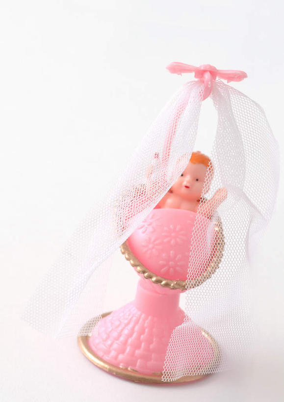 无人,竖图,俯视,室内,特写,白天,白色背景,游戏,桌子,静物,玩具,雕塑,艺术,装饰,雕刻,雕像,娃娃,办公桌,玩,娱乐,一个,粉色,工艺品,休闲,益智,摄影,影棚,单个,活动,纪念,婴儿床,美术,发泄,消遣,智力,主题,陈列,功能,美学,宣泄,玩耍,嬉戏,彩图,高角度拍摄,影棚拍摄,拍摄