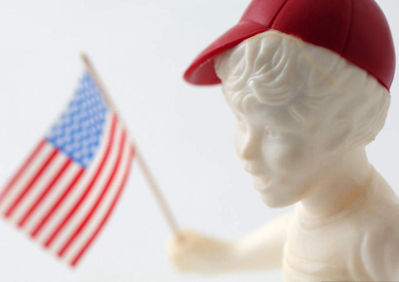 无人,横图,俯视,室内,特写,白天,白色背景,静物,旗帜,国旗,帽子,雕塑,节日,朦胧,模糊,庆祝,艺术,装饰,雕刻,雕像,文化,运动帽,一个,工艺品,庆典,鸭舌帽,美国国旗,摄影,影棚,单个,纪念,美术,主题,陈列,功能,美学,旗,彩图,高角度拍摄,影棚拍摄,拍摄