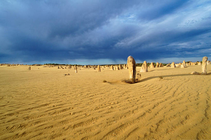 无人,横图,室外,白天,正面,旅游,度假,石头,美景,沙漠,澳大利亚,阴影,光线,石子,影子,景观,云,云朵,云彩,娱乐,蓝色,白云,蓝天,天空,阳光,自然,天,享受,休闲,景色,放松,自然风光,大洋洲,澳大利亚联邦,大漠,砂漠,石块,岩石,彩图