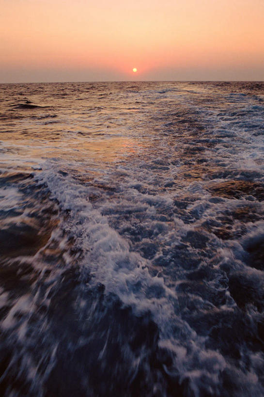 无人,竖图,室外,白天,正面,旅游,度假,海浪,海洋,美景,日落,景观,浪花,晚霞,霞光,云,云朵,云彩,娱乐,蓝色,白云,蓝天,天空,自然,海水,黄昏,天,享受,休闲,景色,彩霞,南美,放松,南美洲,西印度群岛,拉丁美洲,自然风光,美洲,海景,亚美利加洲,南亚美利加洲,大海,风浪,海,海水的波动,近岸浪,涌浪,夕阳,彩图