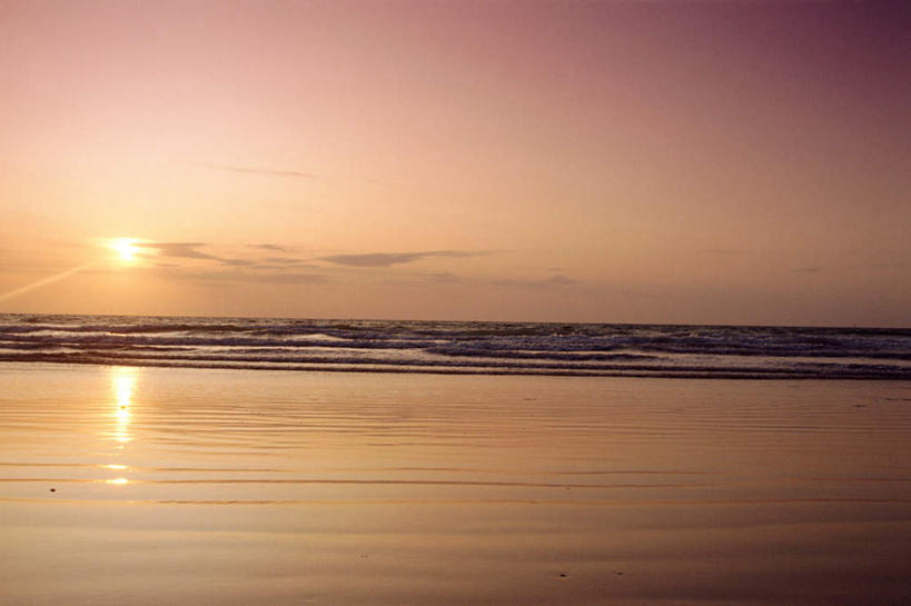 无人,横图,室外,白天,正面,旅游,度假,日出,海浪,海洋,美景,太阳,景观,浪花,水平线,朝霞,晨曦,海平线,黎明,娱乐,蓝色,蓝天,天空,阳光,自然,海水,天,享受,休闲,景色,放松,自然风光,海景,大海,风浪,海,海水的波动,近岸浪,涌浪,朝阳,彩图,破晓