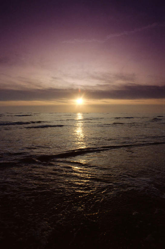 无人,竖图,室外,白天,正面,旅游,度假,日出,海浪,海洋,美景,沙滩,太阳,沙子,海岸,景观,浪花,朝霞,晨曦,黎明,沙地,娱乐,阳光,自然,海水,享受,休闲,景色,放松,自然风光,海景,大海,风浪,海,海水的波动,海滩,近岸浪,涌浪,朝阳,彩图,破晓