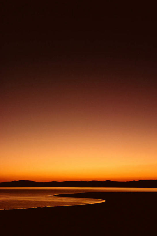 无人,竖图,室外,白天,正面,旅游,度假,日出,海浪,海洋,美景,沙滩,太阳,沙子,海岸,景观,浪花,朝霞,晨曦,黎明,沙地,娱乐,阳光,自然,海水,享受,休闲,景色,放松,自然风光,海景,大海,风浪,海,海水的波动,海滩,近岸浪,涌浪,朝阳,彩图,破晓