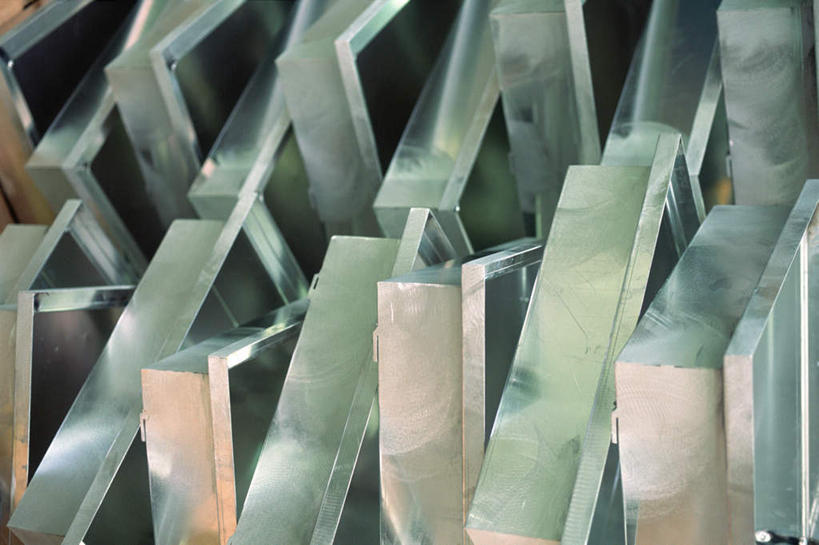 无人,工厂,竖图,室外,特写,白天,正面,静物,金属制品,一排,许多,整齐,金属,排列,工业,队列,彩图,工地,制造厂