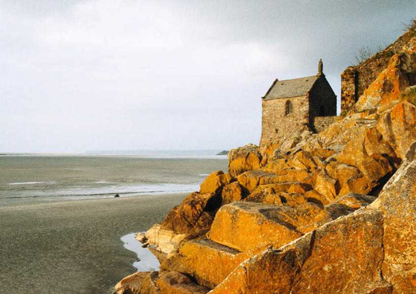 无人,家,木屋,横图,室外,白天,正面,旅游,度假,海浪,海洋,礁石,石头,美景,沙滩,阴影,光线,沙子,石子,影子,海岸,景观,浪花,云,云朵,沙地,云彩,娱乐,住宅,蓝色,白云,蓝天,天空,阳光,自然,海水,天,享受,休闲,景色,放松,自然风光,海景,大海,风浪,海,海水的波动,海滩,礁,近岸浪,石块,岩石,涌浪,彩图,茅舍,茅屋,棚屋,小木屋,小屋