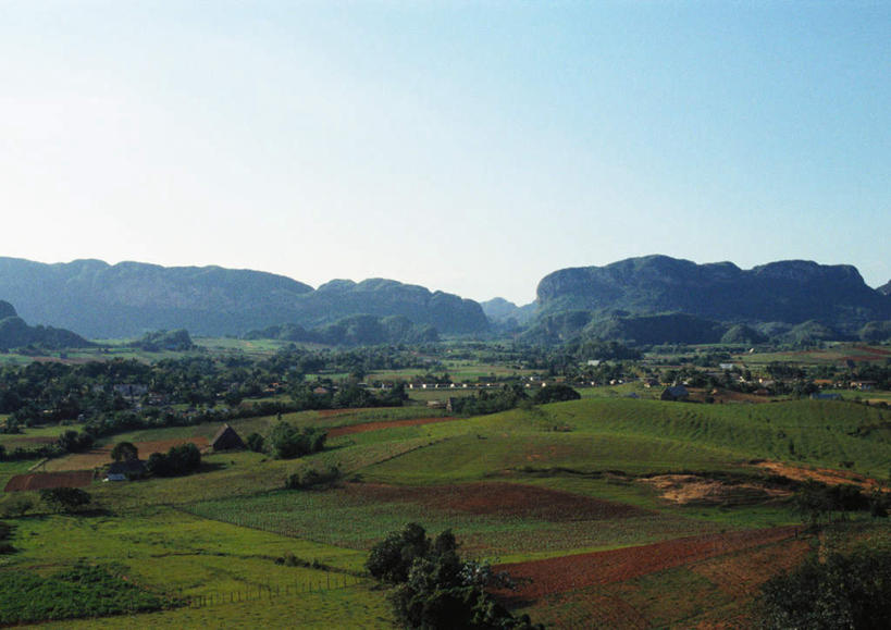 无人,横图,俯视,室外,白天,旅游,度假,草地,草坪,美景,山,山脉,树林,植物,阴影,光线,影子,景观,山峰,山峦,娱乐,草,树,树木,蓝色,绿色,蓝天,天空,阳光,自然,群山,天,享受,休闲,景色,放松,生长,成长,自然风光,彩图,高角度拍摄