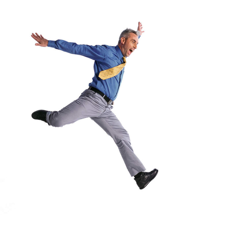 西方人,一个人,商务人士,商务男性,办公室,跑,跳,伸展双臂,笑,微笑,露齿笑,方图,室内,白天,侧面,衬衫,锻炼,兴奋,运动,欧洲,欧洲人,仅一个男性,仅一个人,套装,领带,半空,仅一个年轻男性,蓝色,张嘴,商务装,张大嘴巴,工薪阶层,体育,年轻男性,白种人,年轻人,白领,上班族,张开嘴,敞开双臂,跑步,伸开双臂,跳跃,展开双肩,张开手臂,张开双臂,彩图,全身,衬衣,健身,高兴