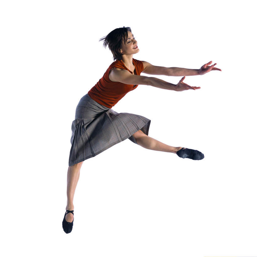 西方人,一个人,商务人士,商务女性,跳,举,伸展双臂,笑,微笑,露齿笑,方图,室内,白天,白色背景,侧面,衬衫,欧洲,欧洲人,仅一个年轻女性,仅一个女性,仅一个人,套装,半空,托,摄影,影棚,商务装,工薪阶层,年轻女性,白种人,年轻人,白领,上班族,敞开双臂,举起,举手,举着,伸开双臂,跳跃,向上举,向上伸,向上托,展开双肩,张开手臂,张开双臂,彩图,全身,影棚拍摄,衬衣,拍摄