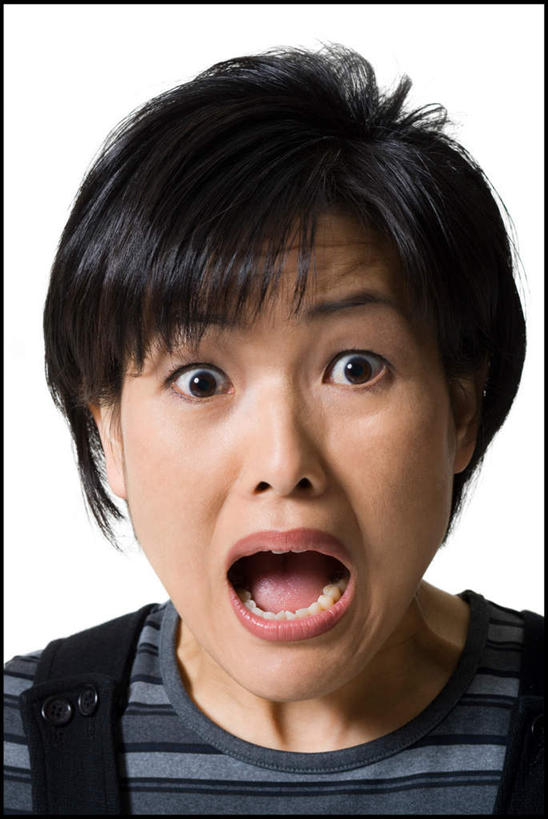 正面,亚洲,仅一个女性,仅一个人,服装,惊讶,注视,休闲装,黄种人,肩膀