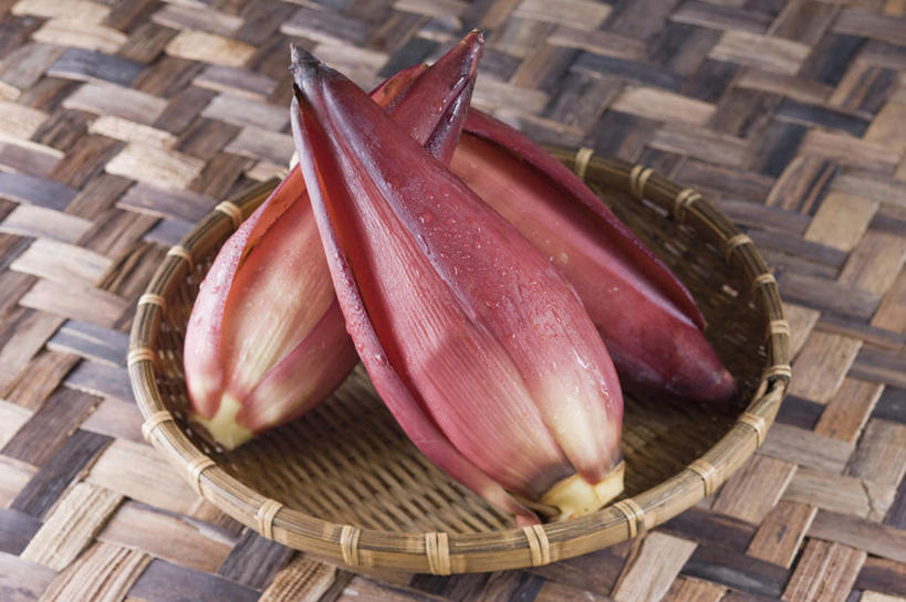 无人,横图,俯视,室内,特写,白天,玉米,餐桌,桌子,蔬菜,新鲜,棒子,篮子,玉蜀黍,食品,食物,三个,有机食品,绿色食品,餐台,苞米,苞芦,苞谷,包谷,大蜀黍,番麦,薏米包,玉高粱,玉麦,珍珠米,彩图,高角度拍摄