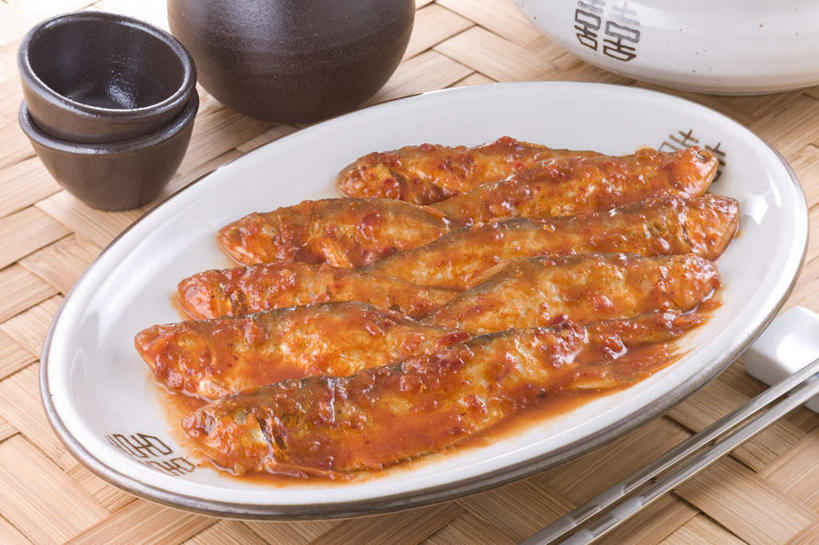 海鲜,无人,横图,俯视,室内,特写,白天,烹饪,筷子,辣椒,杯子,餐具,鱼,碟子,盘,日本料理,料理,食品,文化,传统,水产,菜肴,美食,食物,盘子,水杯,碟,日式料理,日式,摄影,佳肴,影棚,礼节,海产品,礼仪,辣角,红海椒,大椒,辣虎,广椒,茶杯,进餐用具,辣子,红辣椒,海椒,番椒,彩图,高角度拍摄,影棚拍摄,拍摄