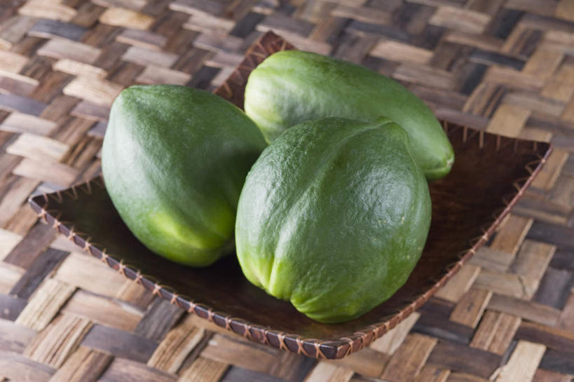 无人,横图,俯视,室内,特写,白天,木瓜,餐具,水果,三只,新鲜,碟子,盘,生食,食品,果实,食物,盘子,容器,碟,摄影,有机食品,绿色食品,影棚,万寿果,番木瓜,彩图,高角度拍摄,影棚拍摄,拍摄