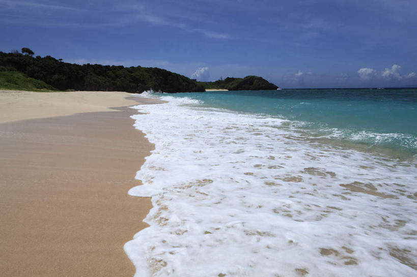 无人,横图,室外,白天,正面,旅游,度假,海浪,海洋,美景,沙滩,山,山脉,鹿儿岛,日本,亚洲,沙子,海岸,景观,浪花,山峰,水平线,云,云朵,海平线,沙地,山峦,云彩,娱乐,蓝色,白云,蓝天,天空,自然,海水,群山,天,享受,休闲,景色,放松,晴朗,自然风光,海景,东亚,日本国,九州本岛,九州,九州岛,九州地方,鹿儿岛县,大海,风浪,海,海水的波动,海滩,近岸浪,涌浪,晴空,彩图