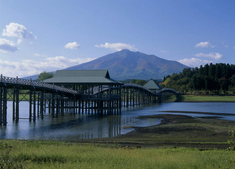 无人,横图,室外,白天,正面,旅游,度假,湖,湖泊,美景,山,山脉,树林,水,植物,日本,亚洲,阴影,光线,木板,影子,湖面,景观,山峰,水流,水面,云,云朵,桥,木桥,山峦,云彩,娱乐,栈桥,树,树木,蓝色,绿色,白云,蓝天,天空,阳光,自然,湖水,群山,天,享受,休闲,景色,放松,生长,成长,人行桥,木板桥,自然风光,东亚,本州,本州岛,日本国,青森,青森县,东北地方,彩图