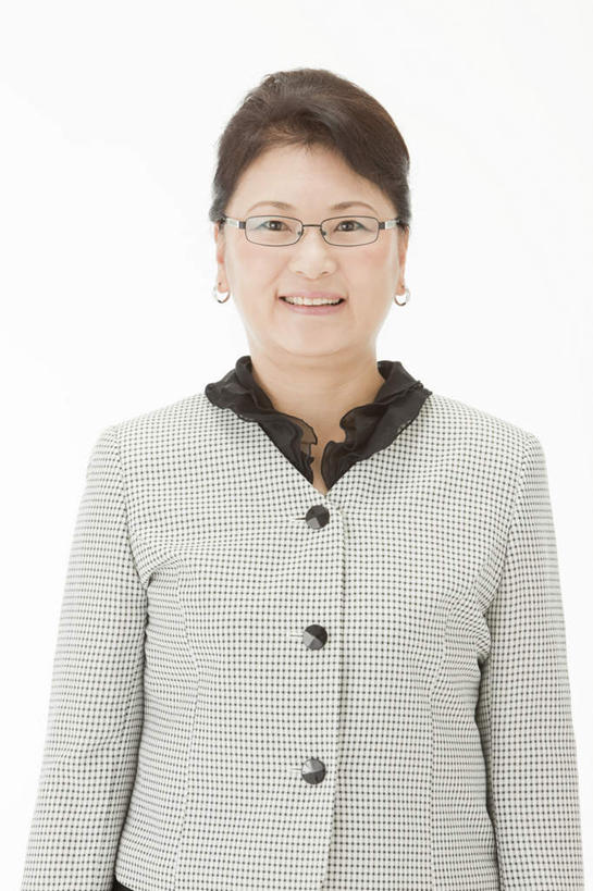 东方人,一个人,站,笑,微笑,露齿笑,竖图,室内,白天,白色背景,正面,亚洲,仅一个年轻女性,仅一个女性,仅一个人,眼镜,休闲装,黄种人,站着,休闲,休闲服,摄影,影棚,近视眼镜,年轻女性,女人,女性,亚洲人,站立,半身,彩图,影棚拍摄,拍摄