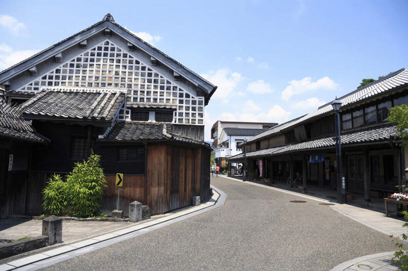 无人,家,横图,室外,白天,正面,旅游,度假,美景,植物,道路,路,公路,大分县,日本,亚洲,阴影,光线,盆栽,瓦片,影子,房屋,屋檐,屋子,景观,云,云朵,盆景,交通,云彩,娱乐,楼房,檐,住宅,蓝色,绿色,白云,蓝天,天空,阳光,自然,天,享受,休闲,景色,放松,生长,成长,自然风光,东亚,日本国,九州本岛,九州,九州岛,九州地方,大分,马路,彩图,房子