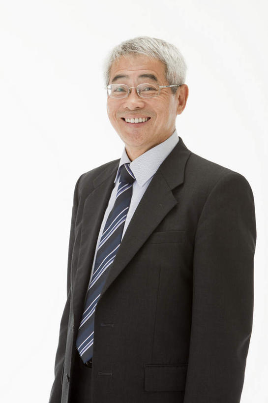 东方人,一个人,商务人士,商务男性,站,笑,微笑,露齿笑,竖图,室内,白天,白色背景,正面,衬衫,亚洲,仅一个男性,仅一个人,套装,眼镜,黄种人,站着,仅一个老年男性,摄影,影棚,商务装,近视眼镜,工薪阶层,老年男性,男人,男性,亚洲人,白领,上班族,站立,半身,彩图,影棚拍摄,衬衣,拍摄