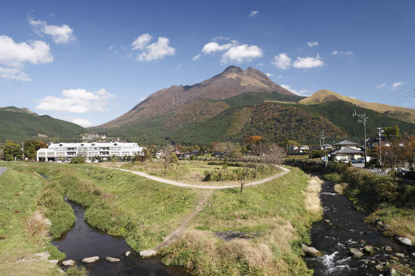 无人,横图,室外,白天,正面,旅游,度假,草地,草坪,河流,美景,山,山脉,树林,水,植物,道路,路,大分县,日本,亚洲,阴影,光线,影子,房屋,屋子,河水,景观,山峰,水流,云,云朵,小路,交通,山峦,云彩,娱乐,楼房,草,树,树木,蓝色,绿色,白云,蓝天,天空,小溪,阳光,自然,群山,天,溪水,享受,休闲,景色,放松,生长,成长,自然风光,东亚,日本国,九州本岛,九州,九州岛,九州地方,大分,彩图,房子