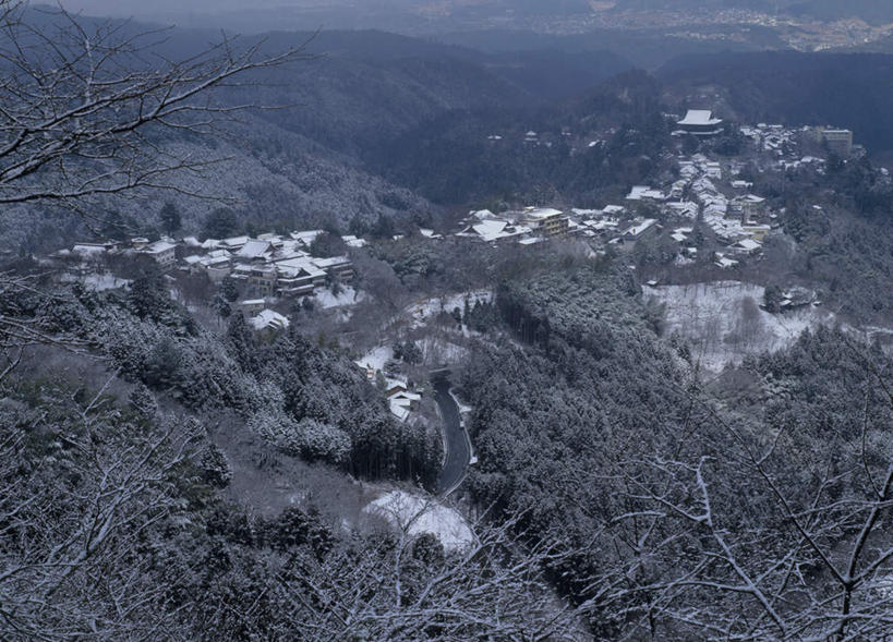 无人,横图,室外,白天,正面,旅游,度假,美景,森林,山,山脉,树林,雪,植物,大雪,奈良县,日本,亚洲,积雪,景观,山峰,雪景,云,云朵,冬天,山峦,云彩,娱乐,树,树木,绿色,天空,自然,群山,天,享受,休闲,景色,放松,生长,成长,自然风光,东亚,本州,本州岛,日本国,近畿地方,奈良,近畿,彩图