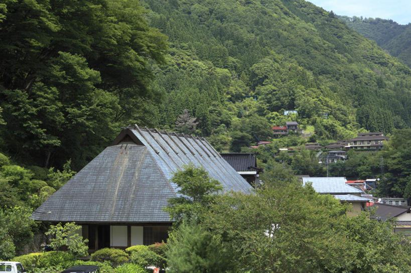 无人,家,横图,室外,白天,正面,旅游,度假,美景,山,山脉,树林,植物,日本,亚洲,房屋,屋子,草屋,景观,山峰,山峦,娱乐,住宅,树,树木,蓝色,绿色,蓝天,天空,自然,茅草屋,群山,天,享受,休闲,景色,放松,生长,成长,自然风光,东亚,日本国,九州本岛,九州,九州岛,九州地方,宫崎,宫崎县,彩图,房子,茅舍,茅屋,小屋