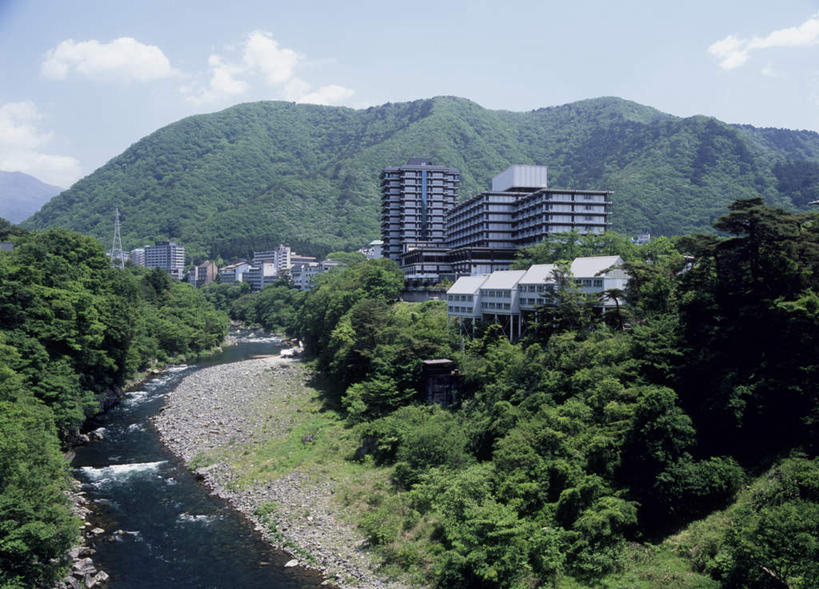 无人,家,横图,俯视,室外,白天,旅游,度假,河流,美景,山,山脉,树林,水,温泉,植物,日本,亚洲,阴影,光线,影子,房屋,屋子,河水,景观,山峰,水流,云,云朵,山峦,云彩,娱乐,楼房,住宅,树,树木,蓝色,绿色,白云,蓝天,天空,阳光,自然,群山,天,享受,休闲,景色,放松,生长,成长,自然风光,东亚,本州,关东地方,本州岛,日本国,栃木,栃木县,鬼怒川温泉,彩图,高角度拍摄,房子