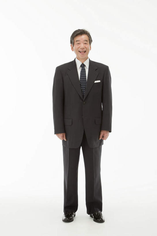 东方人,一个人,商务人士,商务男性,站,笑,微笑,露齿笑,竖图,室内,白天,白色背景,正面,衬衫,亚洲,仅一个男性,仅一个人,套装,注视,黄种人,仅一个年轻男性,观察,看,站着,摄影,影棚,观看,察看,关注,商务装,工薪阶层,男人,男性,年轻男性,亚洲人,白领,上班族,站立,彩图,全身,影棚拍摄,衬衣,拍摄