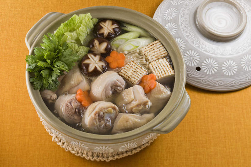 豆腐,无人,餐厅,横图,俯视,室内,特写,白天,烹饪,餐桌,桌子,萝卜,胡萝卜,蔬菜,餐具,一堆,许多,堆叠,堆积,炖锅,盖子,金针菇,菌菇,汤,日本料理,料理,食品,锅盖,菌类,锅,白菜,火锅,菜肴,美食,食物,日式料理,日式,食用菌,佳肴,餐台,堆,鸡汤,日式火锅,进餐用具,烹调用具,红萝卜,甘荀,彩图,高角度拍摄,餐馆,饭店,饭馆