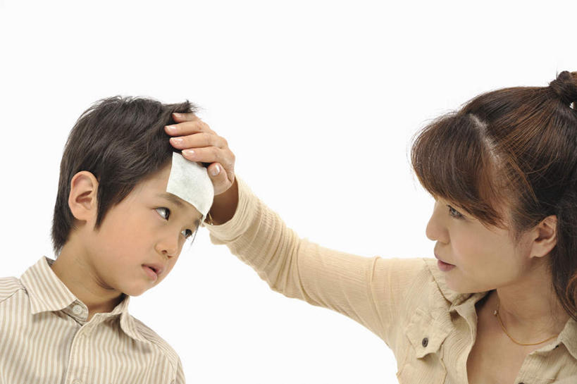 东方人,儿童,两个人,母亲,儿子,站,坐,摸,横图,室内,白天,白色背景,正面,纯洁,亚洲,抚摸,测量,注视,休闲装,黄种人,小孩,观察,看,站着,休闲,母子,休闲服,可爱,母爱,童年,童趣,摄影,影棚,观看,察看,感冒,关注,童真,烂漫,无邪,天真,年轻女性,女孩,女人,女性,亚洲人,孩子,触摸,接触,站立,坐着,半身,彩图,影棚拍摄,拍摄,女生