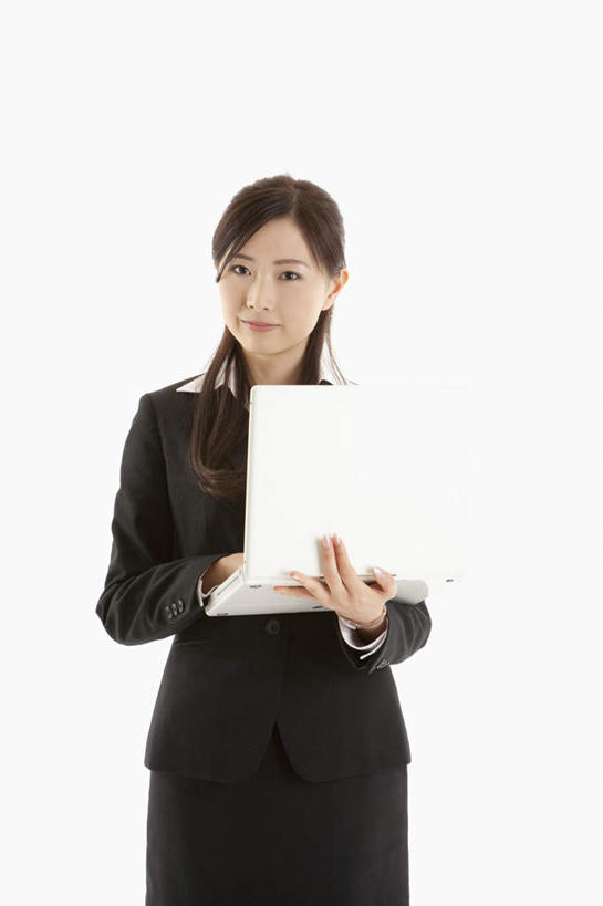 东方人,一个人,商务人士,商务女性,站,捧,笑,微笑,竖图,室内,白天,白色背景,正面,电脑,笔记本电脑,亚洲,仅一个年轻女性,仅一个女性,仅一个人,握,套装,网络,拿,拿着,注视,黄种人,通讯设备,观察,看,站着,服务,握着,摄影,影棚,观看,察看,无线,关注,通信设备,商务装,无线网络,无线上网,便携式电脑,工薪阶层,服务型行业,手提电脑,年轻女性,女人,女性,亚洲人,白领,上班族,端,端着,捧着,手捧,站立,半身,彩图,影棚拍摄,拍摄