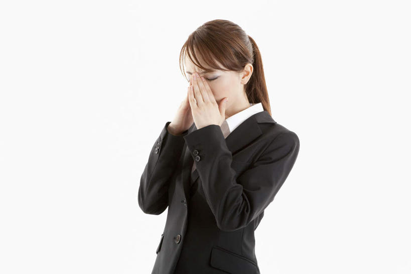 东方人,一个人,商务人士,商务女性,站,笑,微笑,横图,室内,白天,白色背景,正面,亚洲,仅一个年轻女性,仅一个女性,仅一个人,套装,注视,黄种人,观察,看,站着,疼痛,服务,遮,摄影,影棚,观看,察看,遮挡,关注,痛苦,商务装,工薪阶层,遮盖,遮蔽,服务型行业,年轻女性,女人,女性,亚洲人,白领,上班族,站立,半身,彩图,影棚拍摄,拍摄