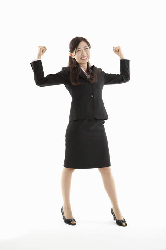 东方人,一个人,商务人士,商务女性,站,举,笑,微笑,露齿笑,竖图,室内,白天,白色背景,正面,高跟鞋,西装,兴奋,亚洲,仅一个年轻女性,仅一个女性,仅一个人,套装,正装,注视,职业装,黄种人,观察,看,托,站着,摄影,影棚,观看,察看,关注,商务装,工薪阶层,年轻女性,女人,女性,亚洲人,白领,上班族,举起,举手,举着,向上举,向上伸,向上托,站立,彩图,全身,影棚拍摄,高兴,拍摄