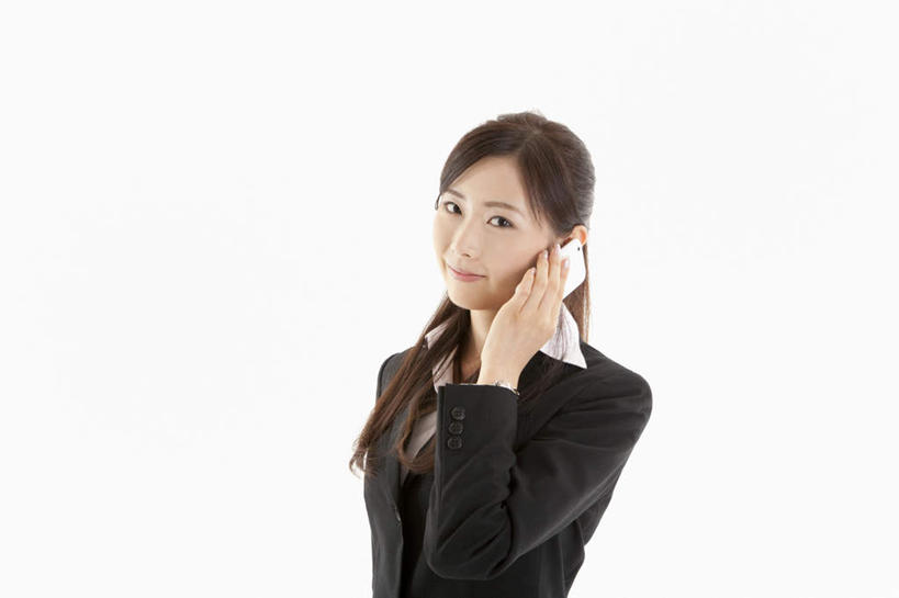 东方人,一个人,商务人士,商务女性,站,笑,打电话,微笑,横图,室内,白天,白色背景,正面,西装,电话,手机,亚洲,仅一个年轻女性,仅一个女性,仅一个人,套装,正装,注视,职业装,黄种人,通讯设备,观察,看,站着,摄影,影棚,观看,察看,关注,商务装,工薪阶层,交流,年轻女性,女人,女性,亚洲人,白领,上班族,沟通,通话,站立,半身,彩图,影棚拍摄,拍摄