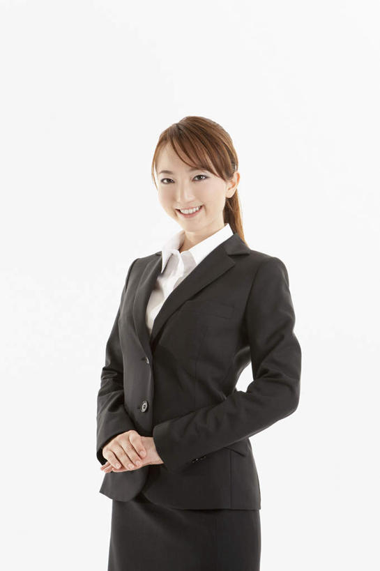 东方人,一个人,商务人士,商务女性,站,笑,微笑,露齿笑,竖图,室内,白天,白色背景,正面,西装,亚洲,仅一个年轻女性,仅一个女性,仅一个人,握,套装,正装,注视,职业装,黄种人,观察,看,站着,握着,摄影,影棚,观看,察看,关注,商务装,工薪阶层,年轻女性,女人,女性,亚洲人,白领,上班族,站立,半身,彩图,影棚拍摄,拍摄