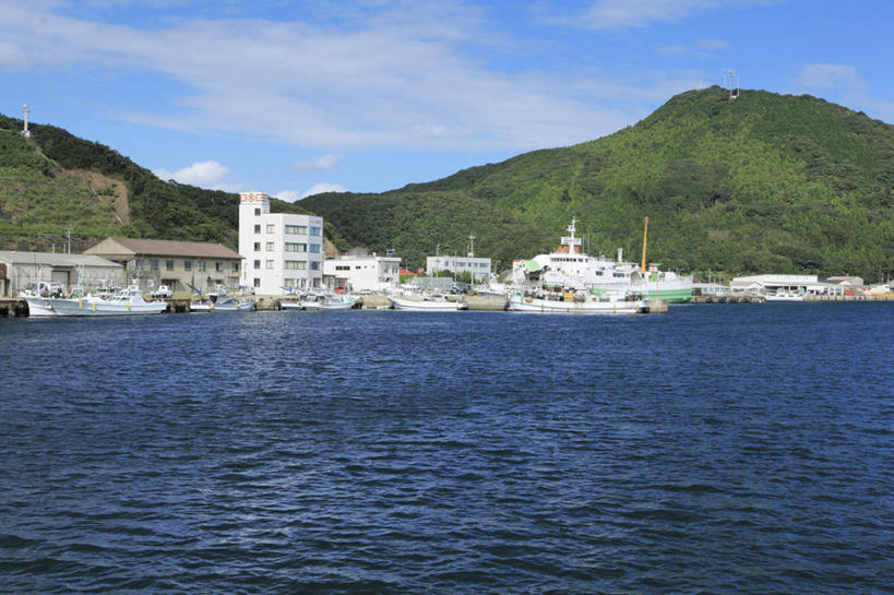 无人,家,码头,横图,室外,白天,正面,旅游,度假,海浪,海洋,美景,山,港口,轮船,船,长崎,日本,亚洲,阴影,光线,影子,房屋,屋子,景观,浪花,山峰,云,云朵,山峦,云彩,娱乐,楼房,住宅,蓝色,白云,蓝天,天空,阳光,自然,海水,天,享受,休闲,景色,放松,停泊,自然风光,海景,东亚,日本国,长崎县,九州本岛,九州,九州岛,九州地方,大海,风浪,海,海水的波动,近岸浪,涌浪,彩图,房子,摆渡口,埠头,渡口,渡头,港湾,海港,货运码头,口岸,商港
