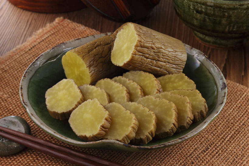 无人,餐厅,横图,俯视,室内,特写,白天,烹饪,餐桌,筷子,桌子,萝卜,白萝卜,餐具,许多,切开,碟子,壶,盘,日本料理,料理,食品,筷枕,菜肴,美食,水壶,食物,腌制,排列,盘子,茶壶,碟,日式料理,切,日式,佳肴,餐台,垫布,队列,剖面,切面,进餐用具,烹调用具,莱菔,彩图,高角度拍摄,餐馆,饭店,饭馆