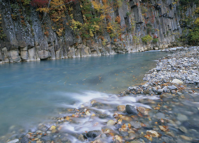 无人,横图,室外,白天,正面,旅游,度假,河流,石头,美景,山,水,植物,日本,亚洲,一堆,许多,堆叠,堆积,石子,河水,景观,山峰,水流,山峦,娱乐,树,树木,绿色,小溪,自然,溪水,享受,休闲,石壁,景色,放松,生长,成长,堆,自然风光,东亚,本州,本州岛,日本国,岩手,岩手县,石块,彩图