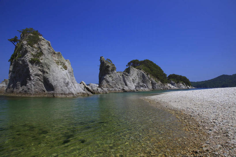 无人,横图,室外,白天,正面,旅游,度假,海浪,海洋,礁石,石头,美景,沙滩,日本,亚洲,沙子,石子,海岸,景观,浪花,沙地,娱乐,蓝色,蓝天,天空,自然,海水,天,享受,休闲,景色,放松,自然风光,海景,东亚,本州,本州岛,日本国,岩手,岩手县,大海,风浪,海,海水的波动,海滩,礁,近岸浪,石块,岩石,涌浪,彩图