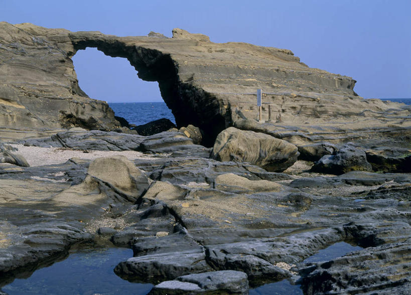 无人,横图,室外,白天,正面,旅游,度假,海浪,海洋,礁石,石头,美景,神奈川,日本,亚洲,阴影,光线,石子,影子,景观,浪花,神奈川县,娱乐,蓝色,蓝天,天空,阳光,自然,海水,天,享受,休闲,景色,放松,自然风光,海景,东亚,本州,关东地方,本州岛,日本国,大海,风浪,海,海水的波动,礁,近岸浪,石块,岩石,涌浪,彩图