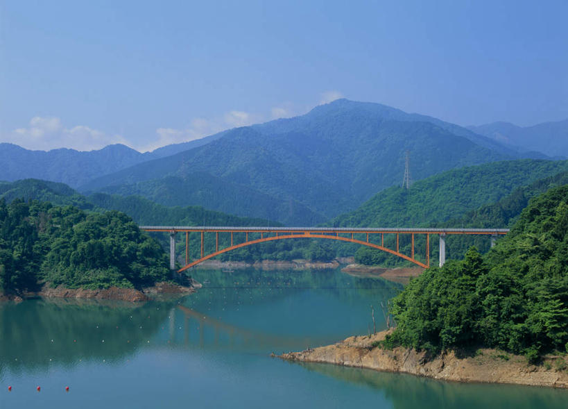 无人,横图,俯视,室外,白天,旅游,度假,河流,美景,山,山脉,树林,水,植物,大桥,立交桥,桥梁,神奈川,日本,亚洲,阴影,光线,影子,河水,景观,山峰,水流,云,云朵,高架,斜拉桥,桥,山峦,神奈川县,云彩,娱乐,树,树木,蓝色,绿色,白云,蓝天,天空,阳光,自然,群山,天,享受,休闲,景色,放松,生长,成长,自然风光,东亚,本州,关东地方,本州岛,日本国,彩图,高角度拍摄